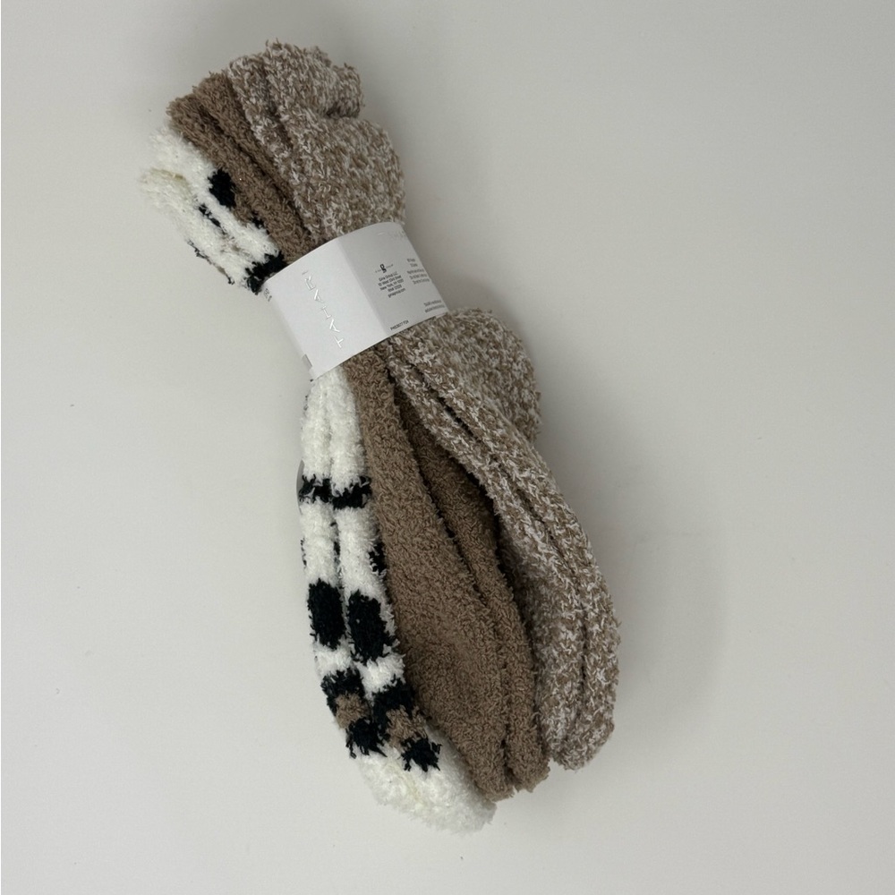 Tahari 3 pairs of New Plush Socks. Shoe Size 5-10.